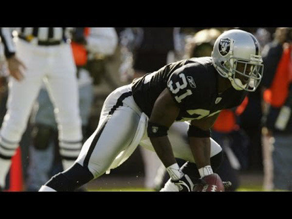 Former Oakland Football Player Reveals That His Mother Demanded $1 Million After Draft Day