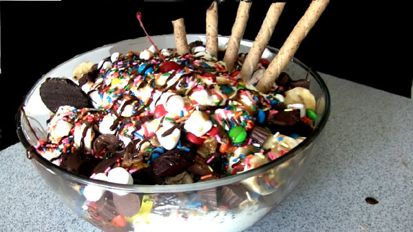 Guy Crushes 11,000 Calorie Ice Cream Sundae In 15 Minutes!
