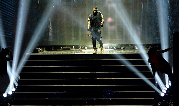 Usher Performs Dance Tribute During Michael Jackson Premiere!