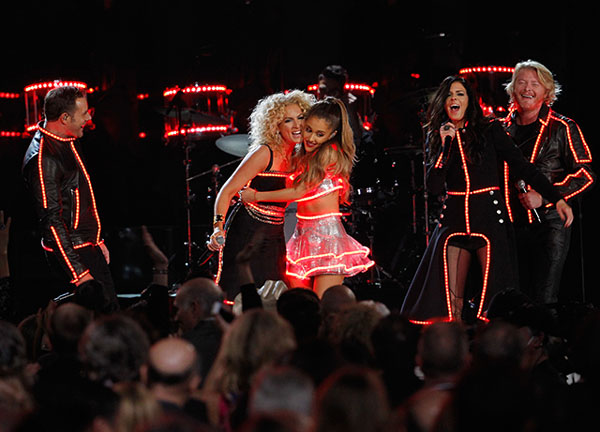 Ariana Grande Performs 'Bang Bang' With Little Big Town At CMA Awards