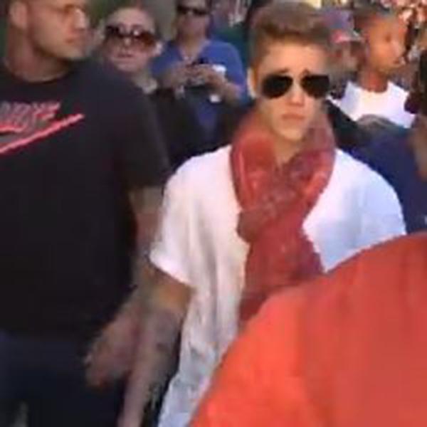 WATCH: Justin Bieber tells paparazzo 'Don't Talk' to me